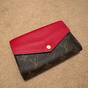 Louis Vuitton Sarah Wallet